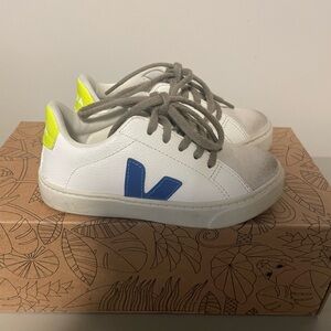 Boys size 11 Veja shoes